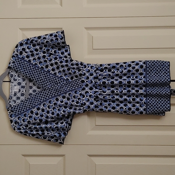 ♦️3 for $15 NorthStyle Flutter Sleeve Top - Picture 2 of 11